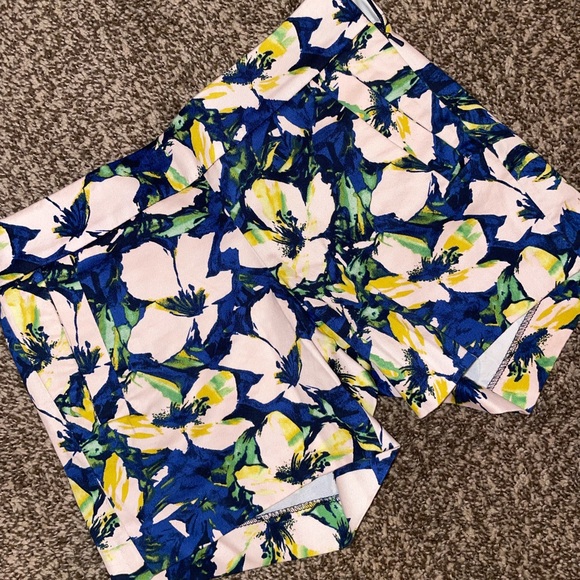 J.Crew Floral Shorts - Picture 1 of 5